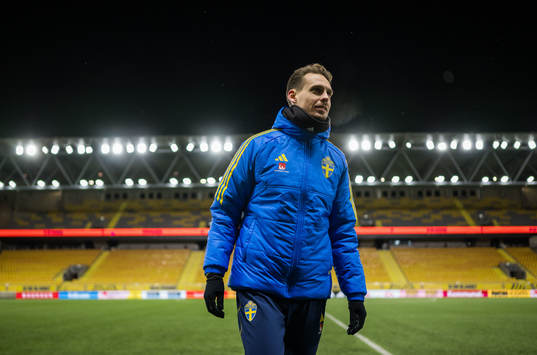 Head coach Daniel Bäckström of Sweden
