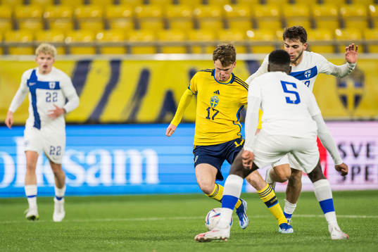 Williot Swedberg of Sweden and Adam Marhiev of Finland