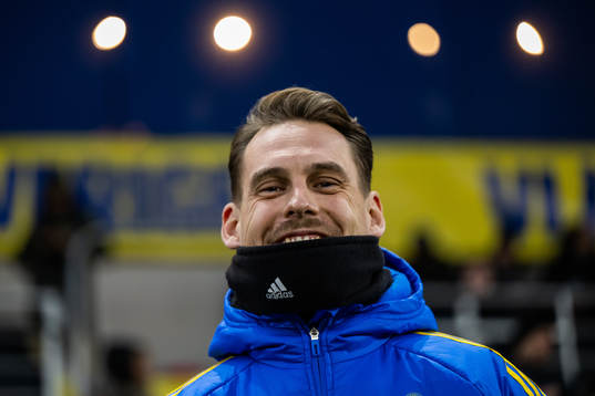 Head coach Daniel Bäckström of Sweden
