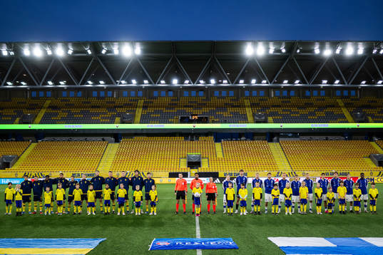 Players of Sweden and of Finland