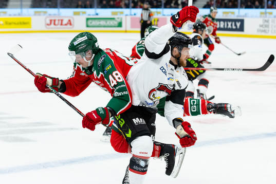 Frölundas Carl Klingberg och Malmö Redhawks Joakim Ryan