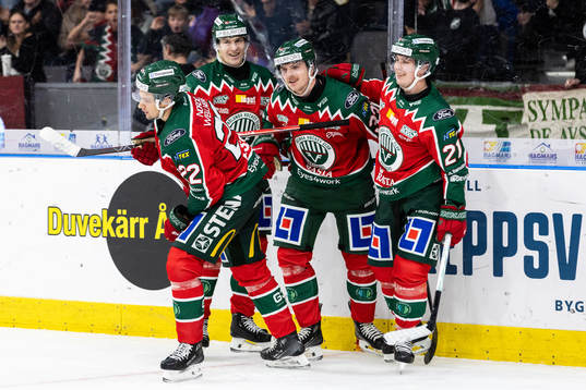 Frölundas Linus Högberg jublar med lagkamrater
