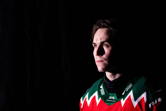 Frölundas Jere Innala innan ishockeymatchen i SHL mellan