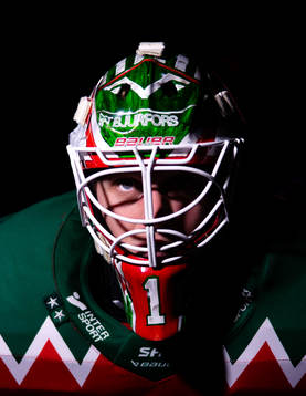 Frölundas målvakt Lars Johansson innan ishockeymatchen i