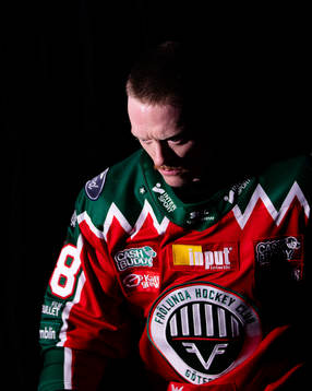 Frölundas Carl Klingberg innan ishockeymatchen i SHL