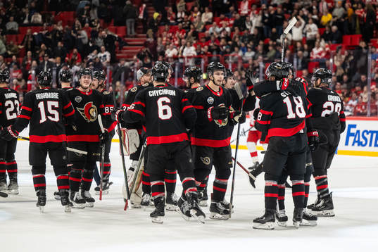 Tim Stützle of Ottawa Senators celebrate with teammates