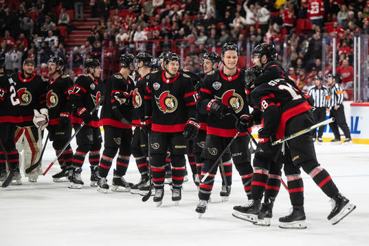 Tim Stützle of Ottawa Senators celebrate with teammates