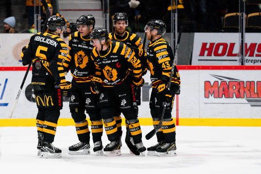 Skellefteås Jonathan Pudas jublar