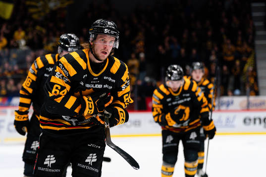 Skellefteås Jonathan Pudas jublar
