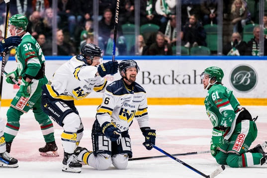 HV71s Simon Önerud och Anton Strålman jublar