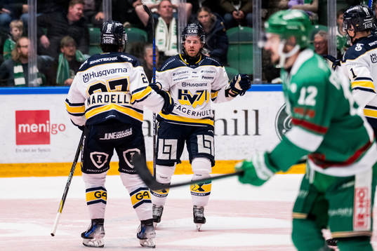 HV71s Mattias Tedenby jublar