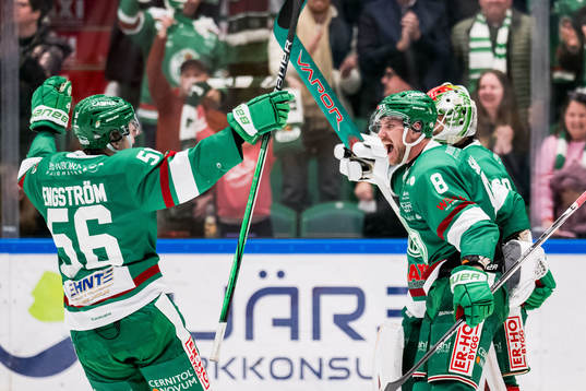 Rögles Adam Engström och Linus Sandin jublar