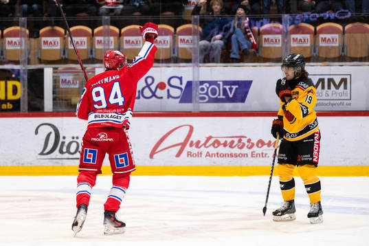 Timrås Sebastian Hartmann jublar
