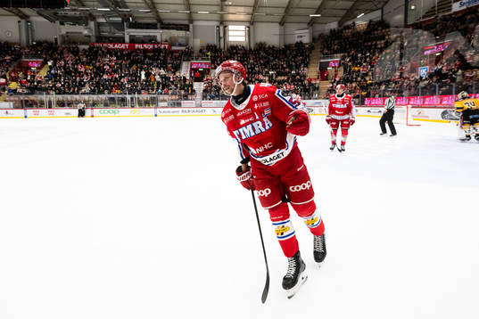 Timrås Jonathan Dahlén jublar