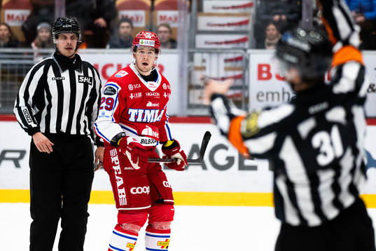 Timrås Filip Hållander utvisas
