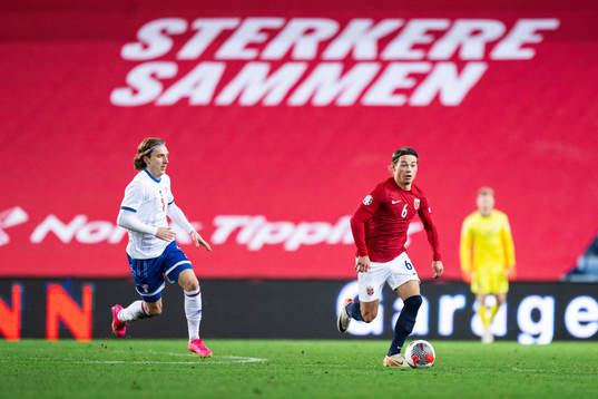 Renat Dadasov of Azerbaijan and Patrick Berg of Norway