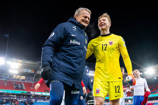 Goalkeeper coach Frode Grodås and goalkeeper Mathias
