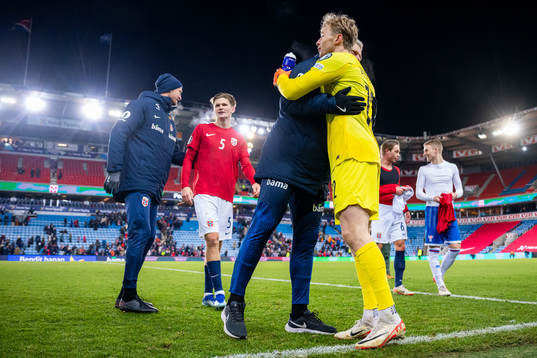Goalkeeper coach Frode Grodås and goalkeeper Mathias