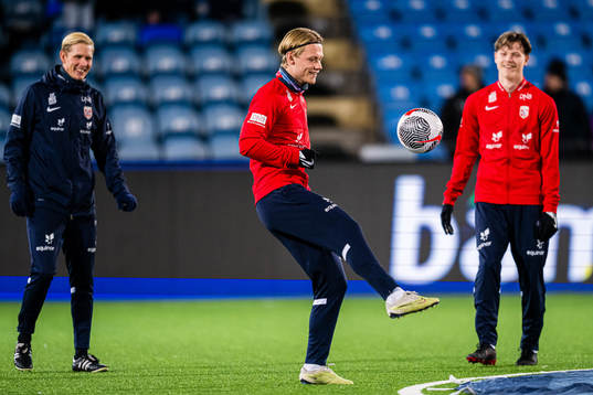 Tobias Fjeld Gulliksen of Norway warms up