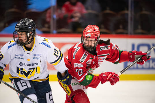 HV71s Sanni Hakala och Modos Taylor House