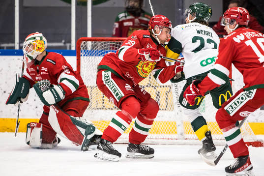 Moras Kristoffer Gunnarsson och Björklövens Fredric Weigel