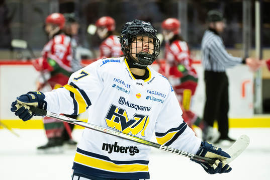 HV71s Kanami Seki deppar