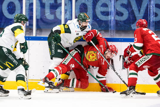 Björklövens Daniel Rahimi och Moras Phillip Schultz