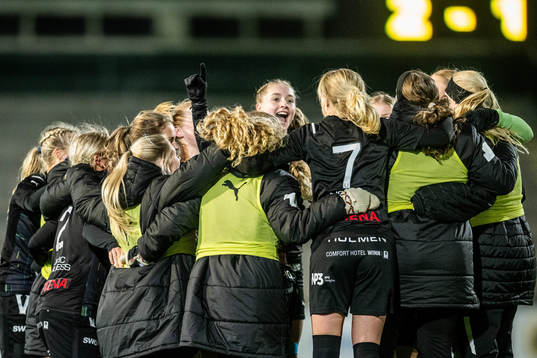 Umeås spelare jublar