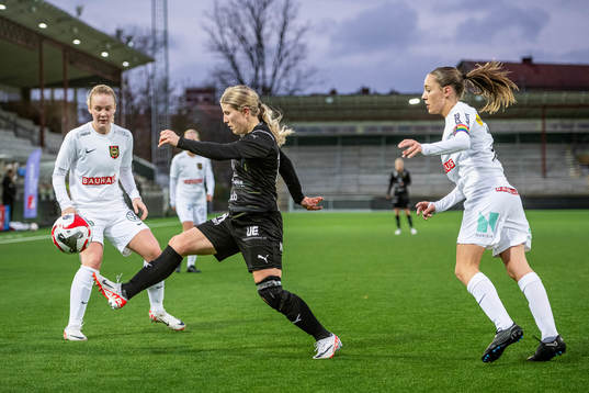 Brommapojkarnas Vera Österplan och Augusta Priks och