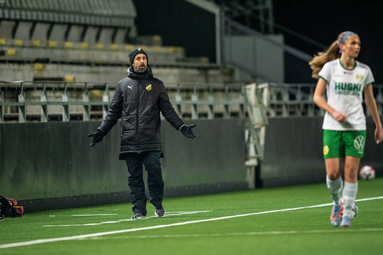 Häckens tränare Patrick Migas reagerar