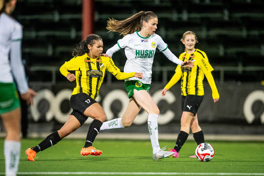 Häckens Stella Oyoko Bengtsson och Hammarbys Bella