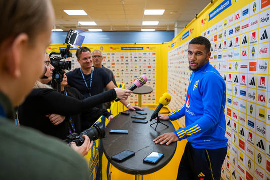 Isak Hien of the Swedish national football team in a mixed