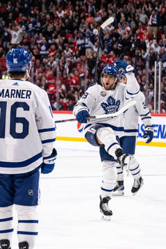 William Nylander of Toronto Maple Leafs celebrates the 2-2
