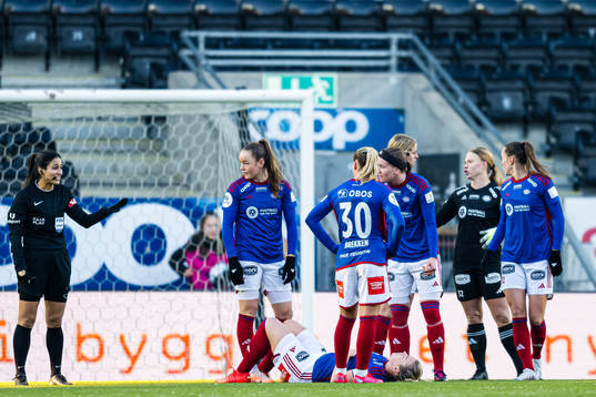 Ingibjörg Sigurdardottir of Vålerenga in pain