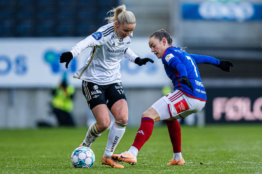 Anna Jøsendal of Rosenborg and Janni Thomsen of Vålerenga