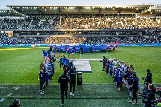 Players of Rosenborg and Vålerenga