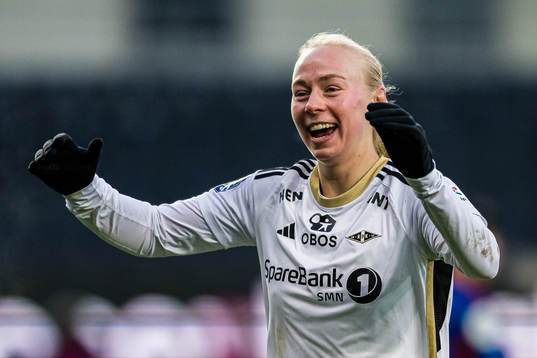 Sara Iren Lindbak Hørte of Rosenborg celebrates