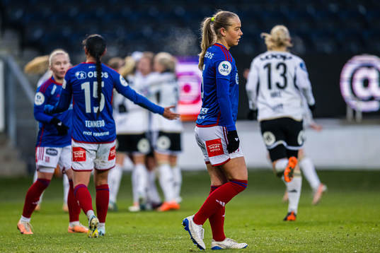Selma Pettersen of Vålerenga looks dejected