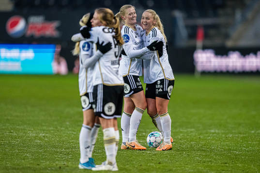 Mathilde Harviken and Anna Jøsendal of Rosenborg celebrates