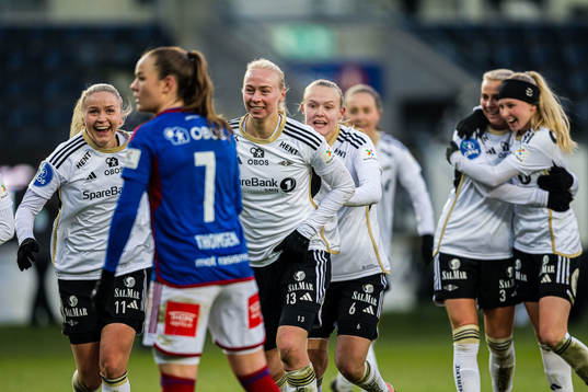 Sara Iren Lindbak Hørte of Rosenborg celebrates