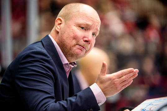 MoDos assisterande tränare Jonas Holmström