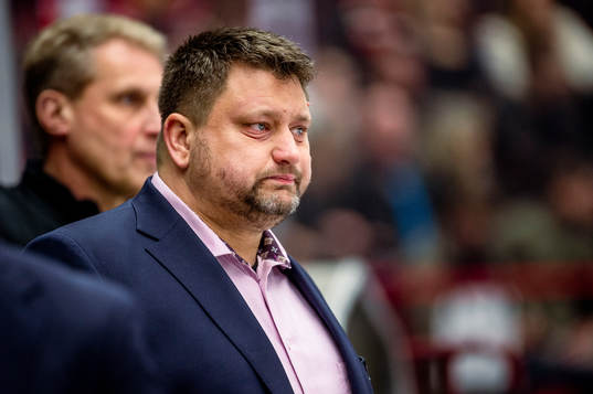 MoDos tränare Mattias Karlin