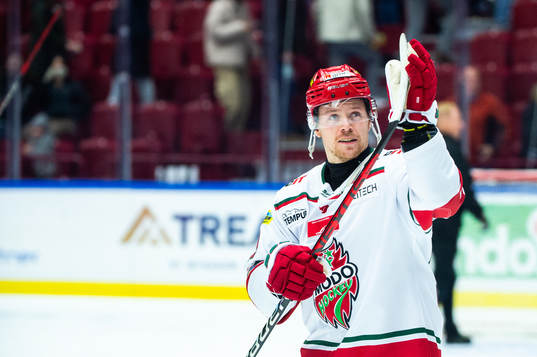 MoDos Mikkel Aagaard jublar