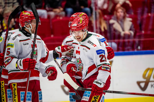 MoDos Mikkel Aagaard jublar