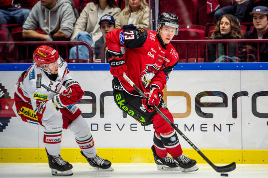 Malmö Redhawks Adam Ollas Mattsson mot MoDos August Berg