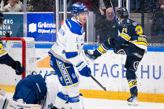 HV71s Oscar Fisker Molgaard jublar