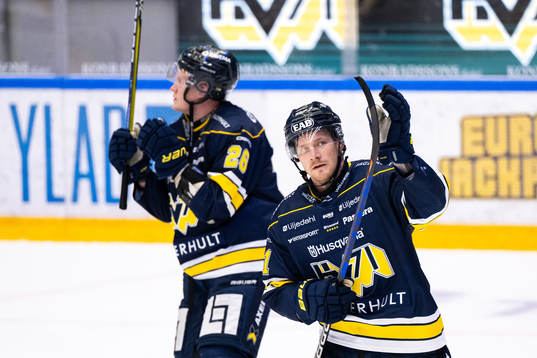 HV71s Simon Önerud jublar