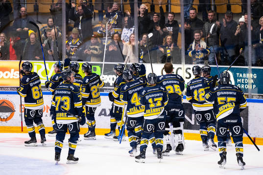 HV71s spelare jublar