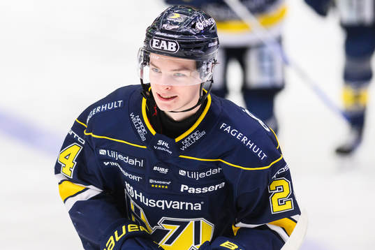 HV71s Oscar Fisker Molgaard  jublar