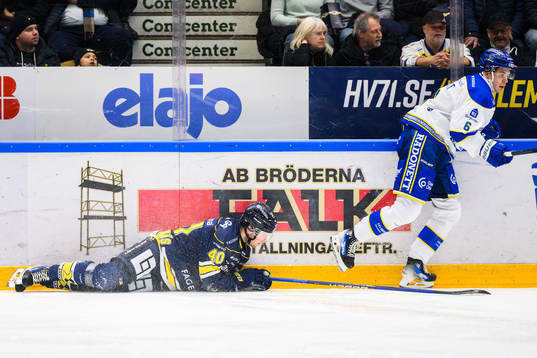 HV71s Oskar Stål-Lyrenäs och Leksands Alexander Lundqvist